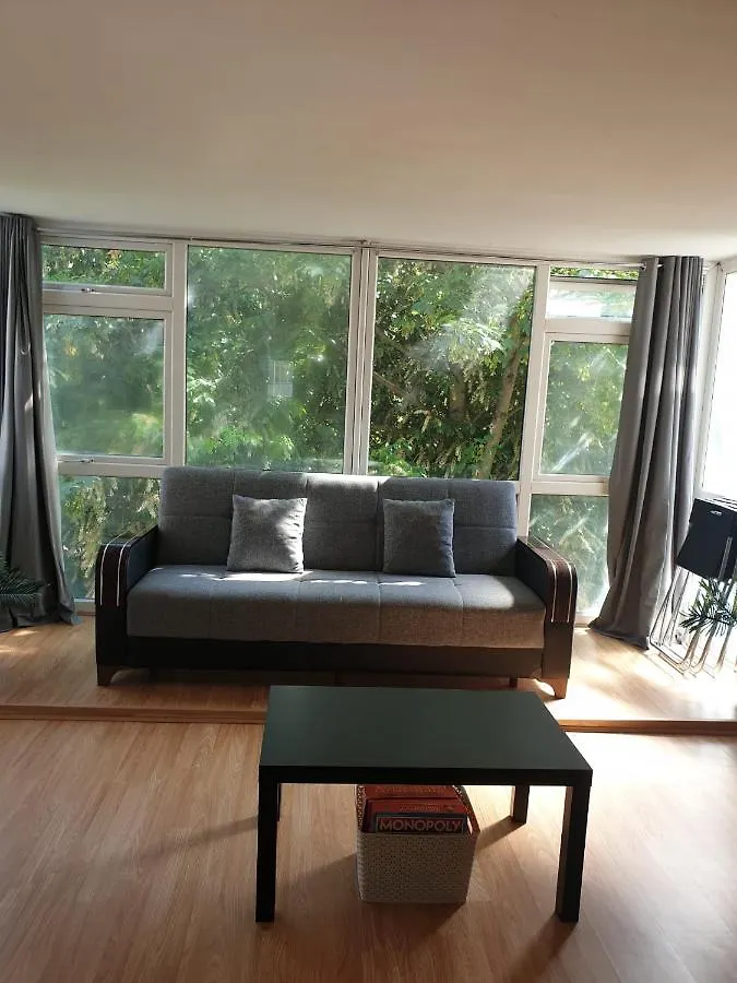 Stylish 4 Bedroom Flat London 0*,