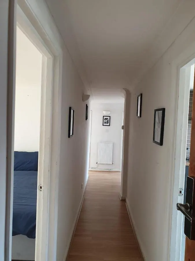 Stylish 4 Bedroom Flat London